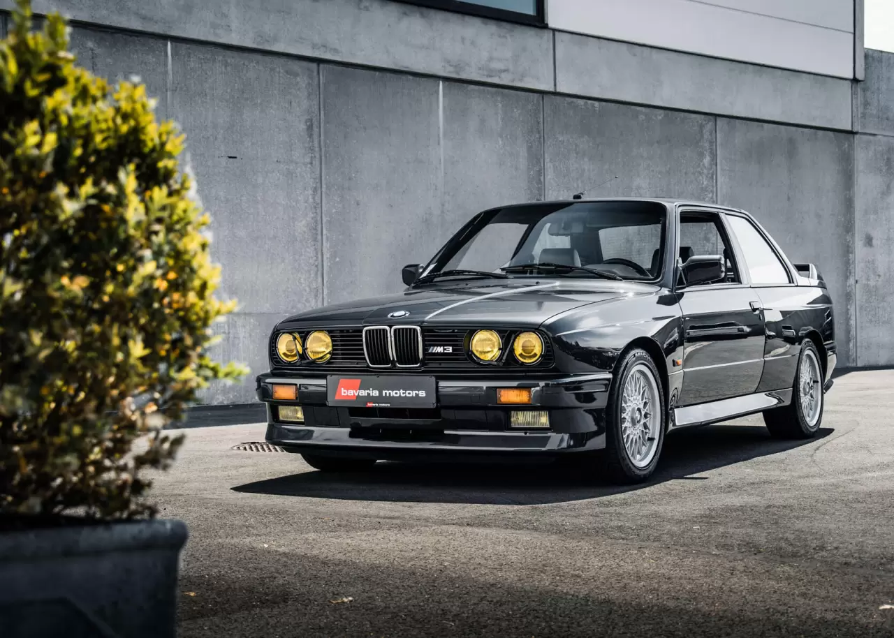 Ultra lesklý obraz na stenu do bytu BMW M3